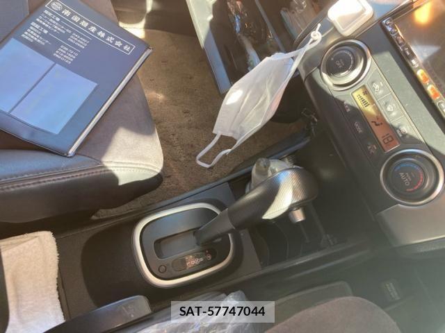 Nissan TIIDA 2008-03 8527798-22