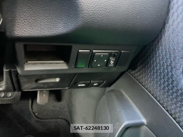 Nissan TIIDA 2009-10 8527802-11