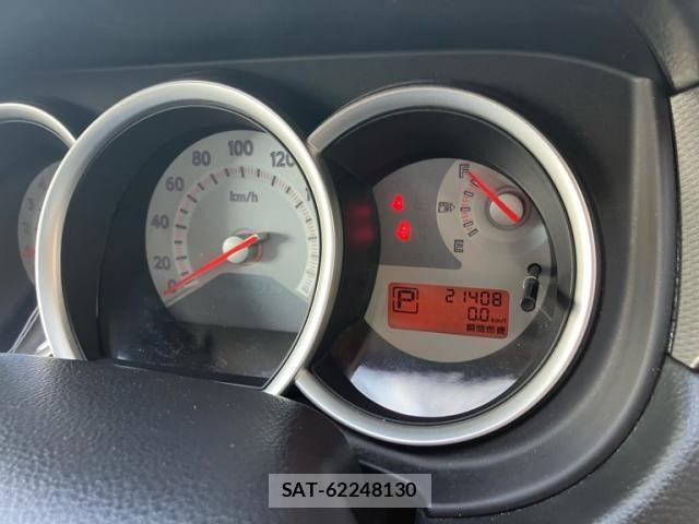 Nissan TIIDA 2009-10 8527802-12