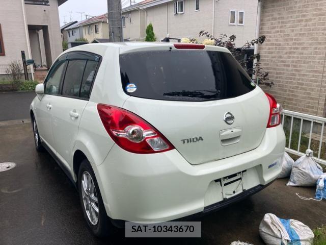 Nissan TIIDA 2011-03 8563823-7