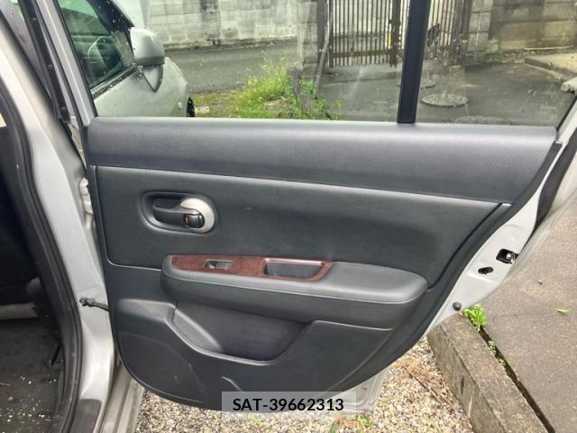 Nissan TIIDA 2008-05 8850882-10