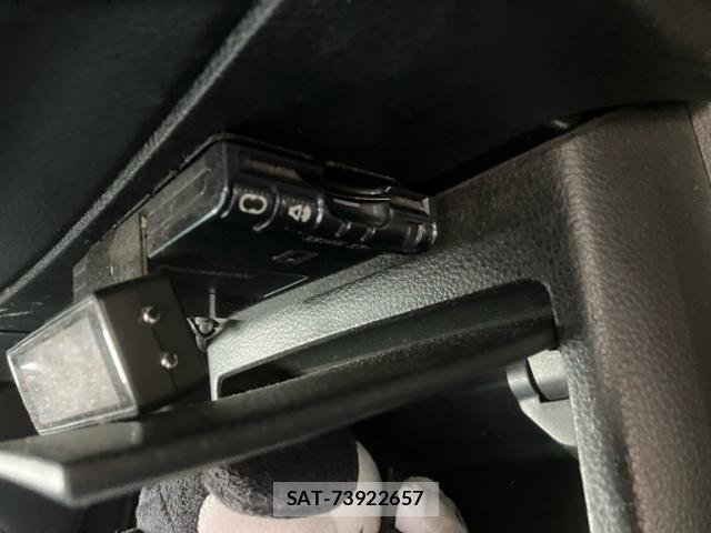 Nissan TIIDA 2009-10 8850883-23