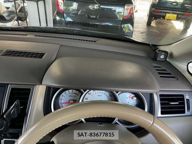 Nissan TIIDA 2008-11 8872274-16