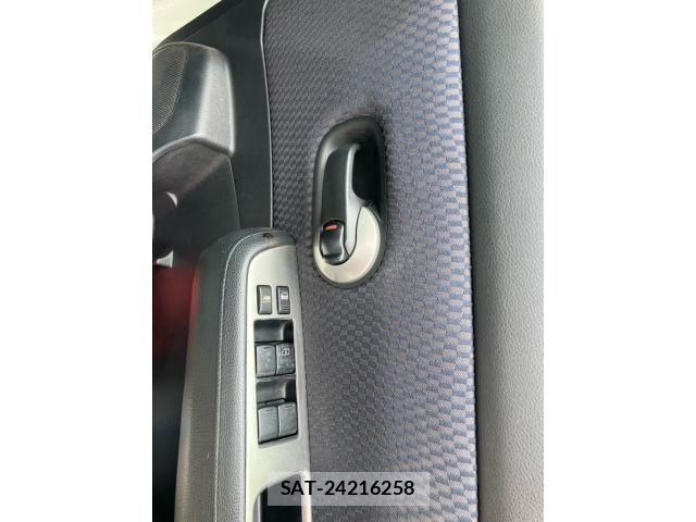 Nissan TIIDA 2009-09 8882632-10