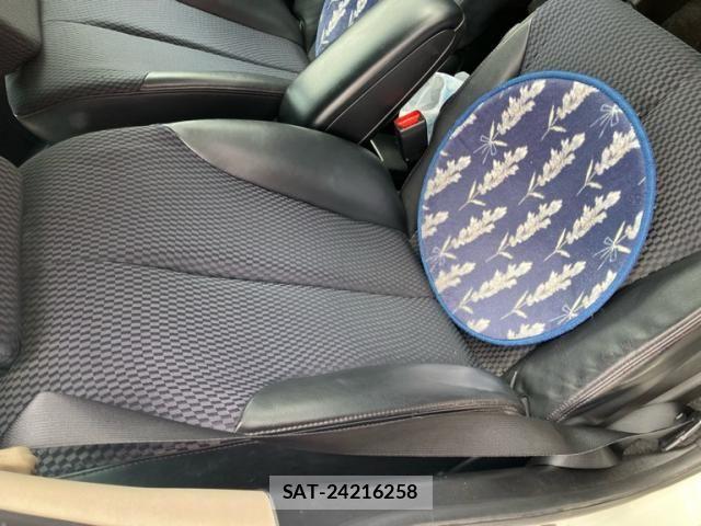 Nissan TIIDA 2009-09 8882632-11