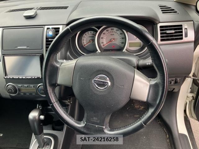 Nissan TIIDA 2009-09 8882632-12