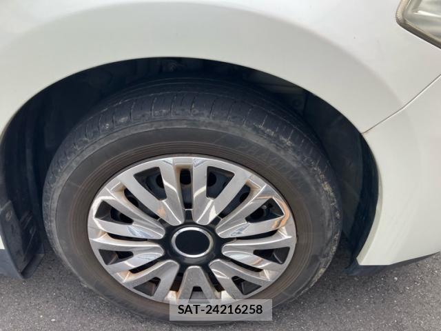 Nissan TIIDA 2009-09 8882632-6