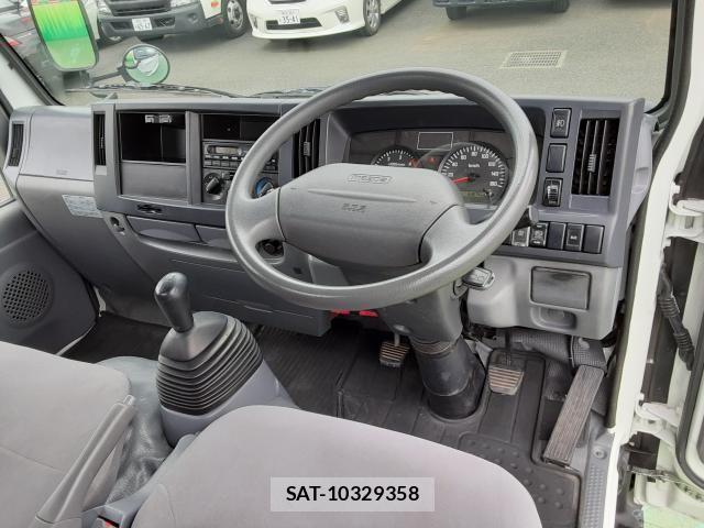 Mazda TITAN 2015-02 532331-4