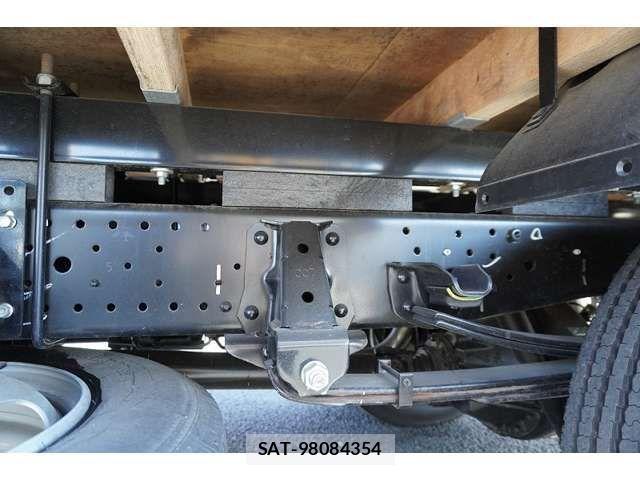 Mazda TITAN 2023-08 796713-9