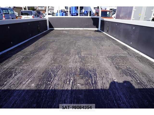 Mazda TITAN 2023-08 796713-15