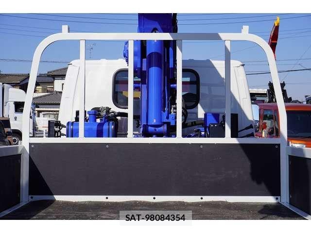 Mazda TITAN 2023-08 796713-16
