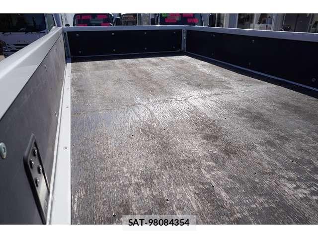 Mazda TITAN 2023-08 796713-18