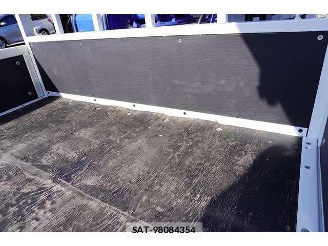 Mazda TITAN 2023-08 796713-19