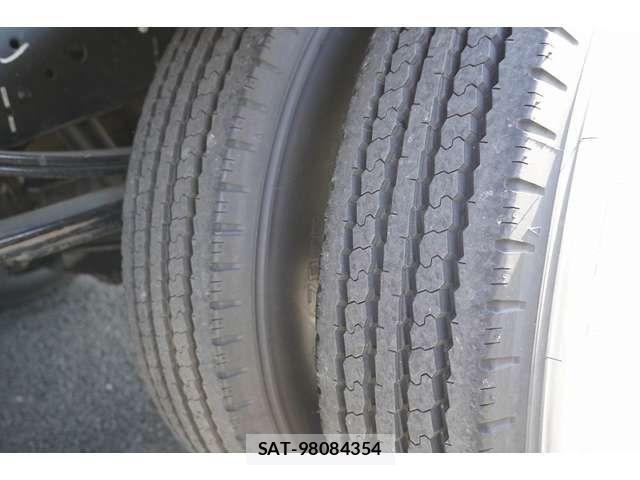 Mazda TITAN 2023-08 796713-8