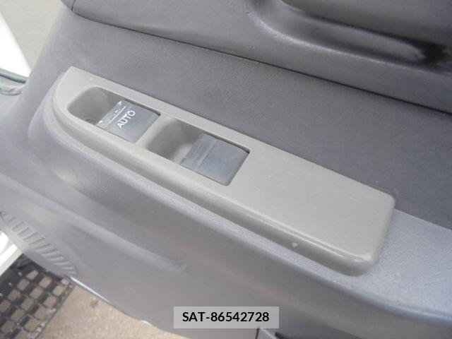 Mazda TITAN 2012-03 960033-9