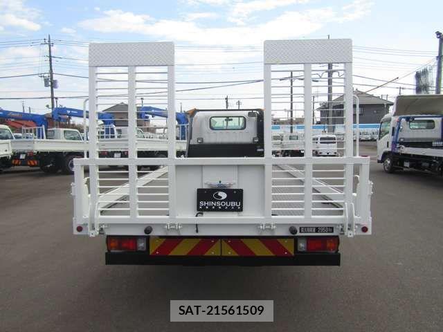 Mazda TITAN 2025-07 1218082-5