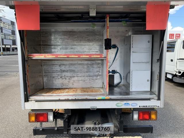 Mazda TITAN 2013-06 1225820-6