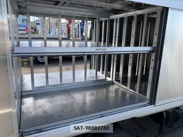 Mazda TITAN 2013-06 1225820-7