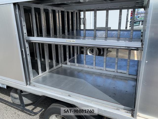 Mazda TITAN 2013-06 1225820-8