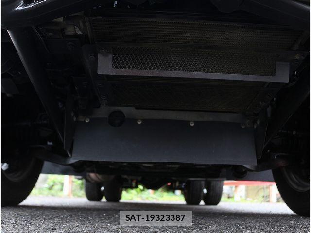 Mazda TITAN 2017-09 1315701-16