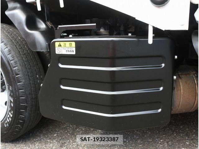 Mazda TITAN 2017-09 1315701-18