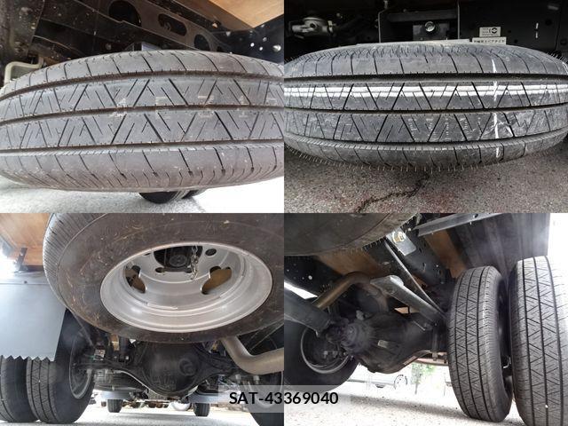 Mazda TITAN 2023-03 1323668-9