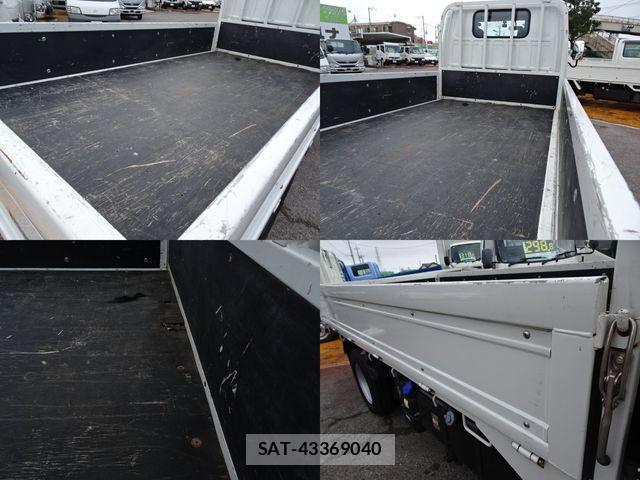 Mazda TITAN 2023-03 1323668-4