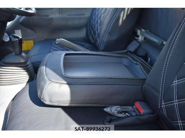 Mazda TITAN 2009-08 1355997-13