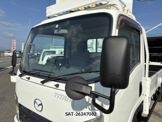 Mazda TITAN 2013-06 1362358-9