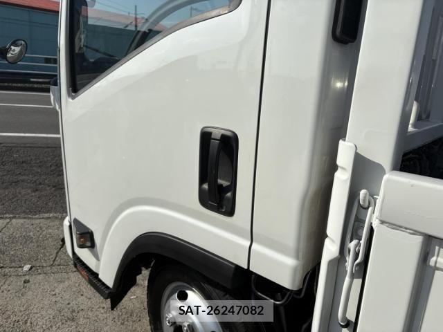Mazda TITAN 2013-06 1362358-12