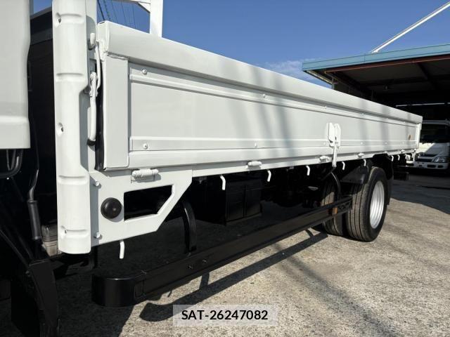 Mazda TITAN 2013-06 1362358-19