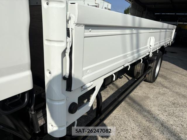 Mazda TITAN 2013-06 1362358-20