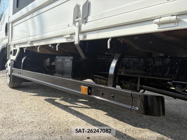 Mazda TITAN 2013-06 1362358-21