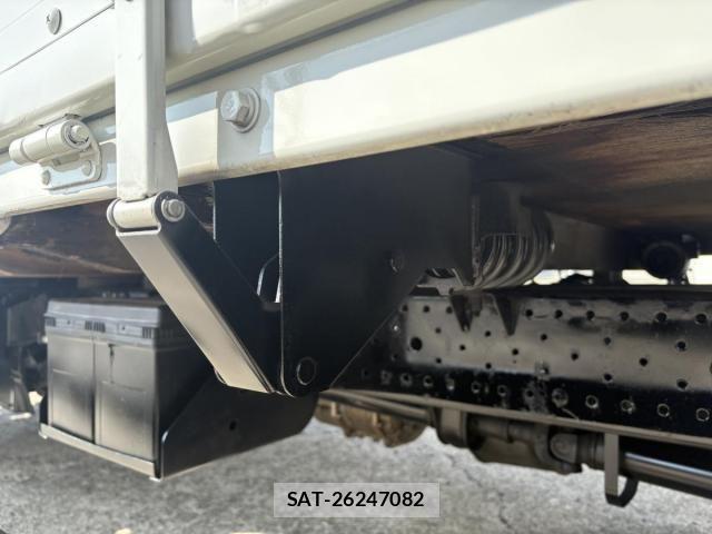 Mazda TITAN 2013-06 1362358-22