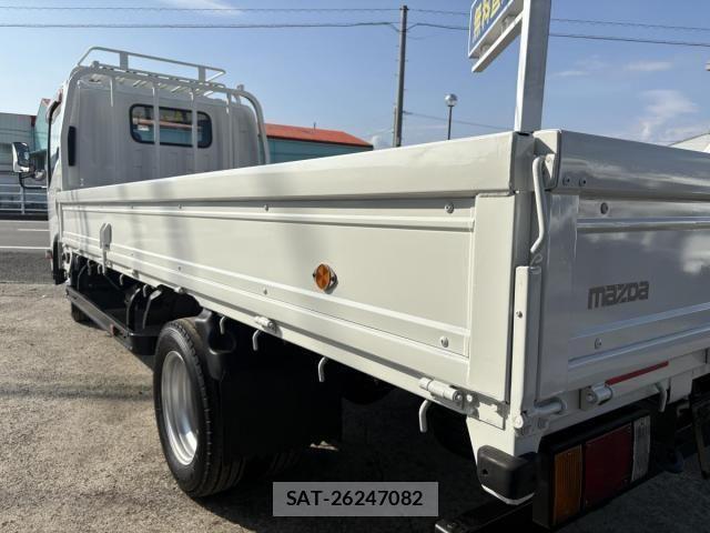 Mazda TITAN 2013-06 1362358-25