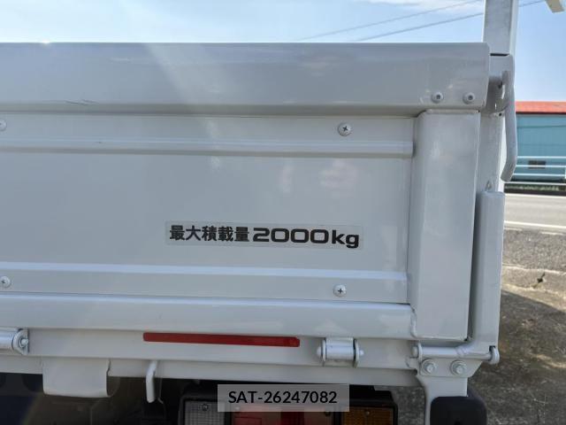 Mazda TITAN 2013-06 1362358-27