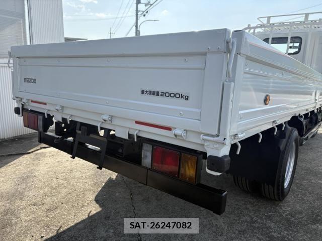Mazda TITAN 2013-06 1362358-28