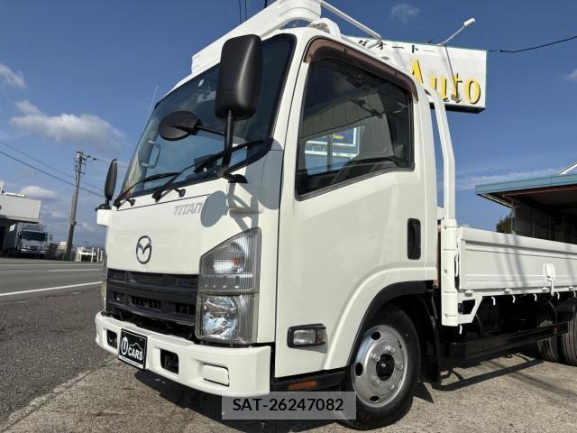 Mazda TITAN 2013-06 1362358-7