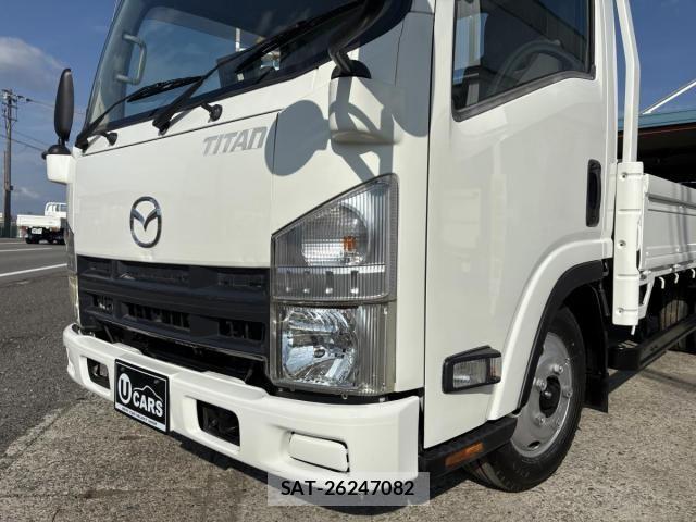 Mazda TITAN 2013-06 1362358-8