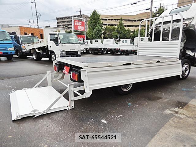 Mazda TITAN 2016-03 1382010-11