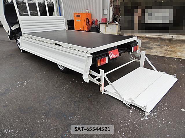 Mazda TITAN 2016-03 1382010-12