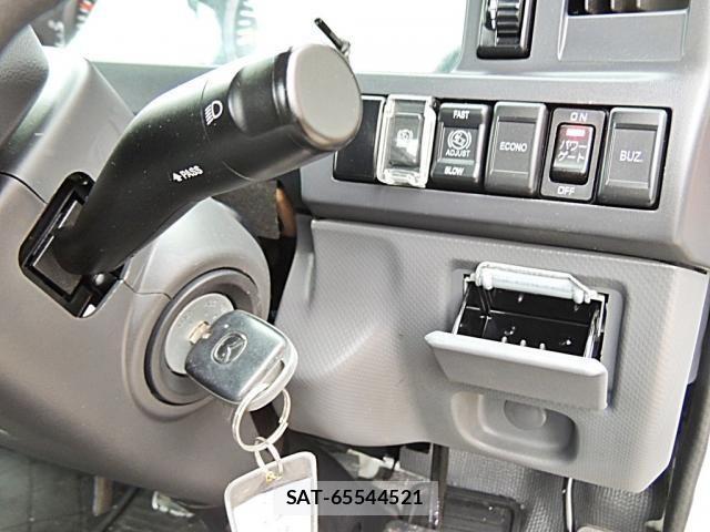 Mazda TITAN 2016-03 1382010-19