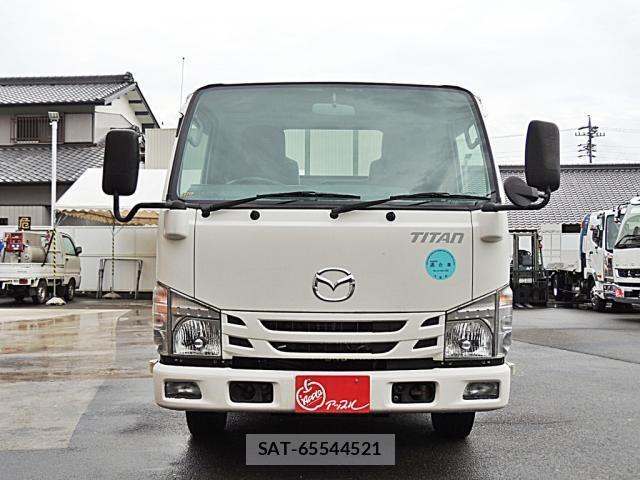 Mazda TITAN 2016-03 1382010-6