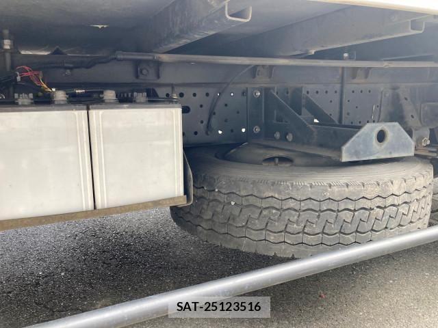 Mazda TITAN 2013-06 1082419-4