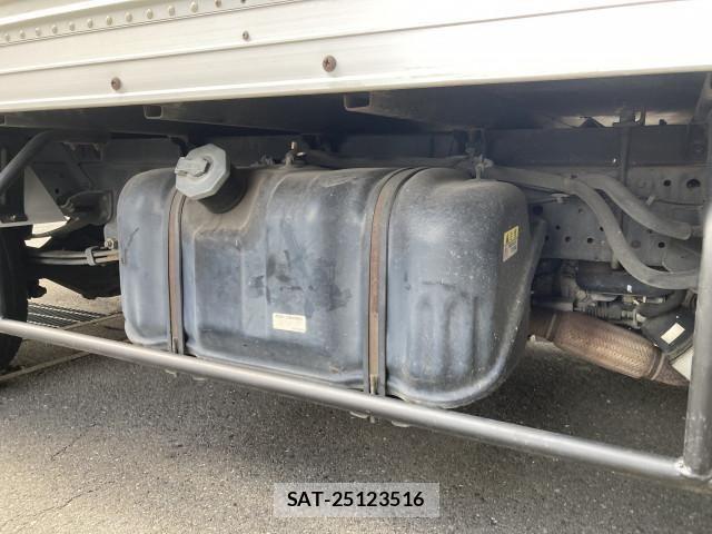 Mazda TITAN 2013-06 1082419-7