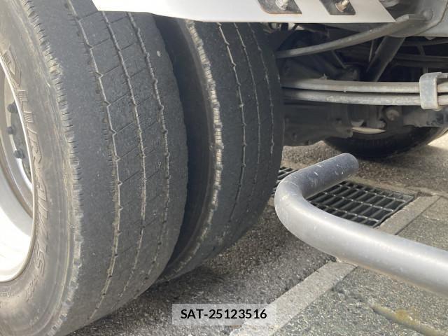 Mazda TITAN 2013-06 1082419-9