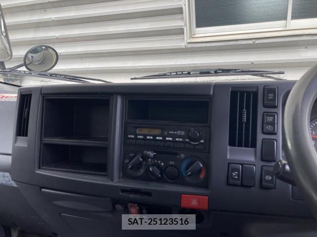 Mazda TITAN 2013-06 1082419-12