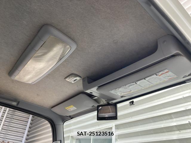 Mazda TITAN 2013-06 1082419-14