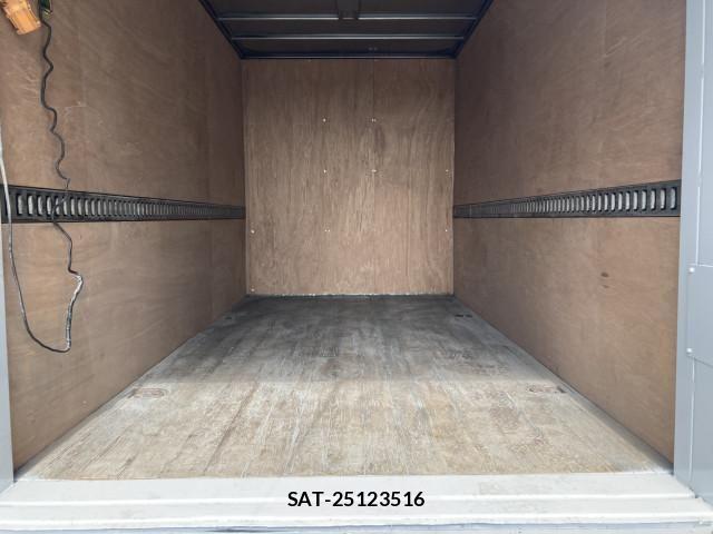 Mazda TITAN 2013-06 1082419-20