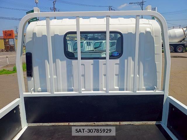Mazda TITAN 2020-02 963984-5